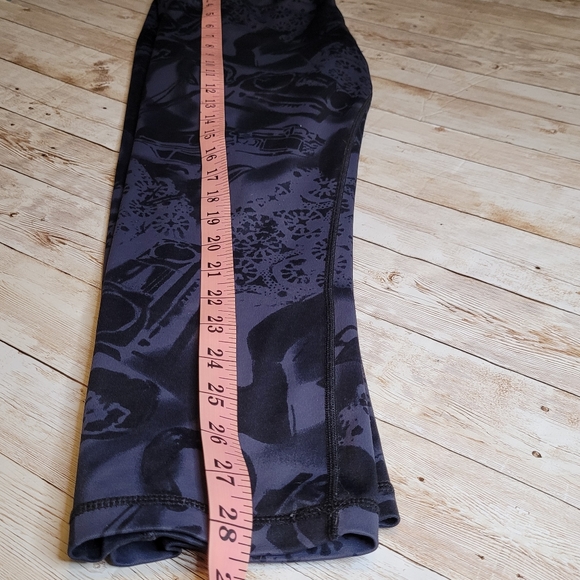 Betsey Johnson Performance Cropped Leggings | Activewear | Yoga Pants - Picture 16 of 16